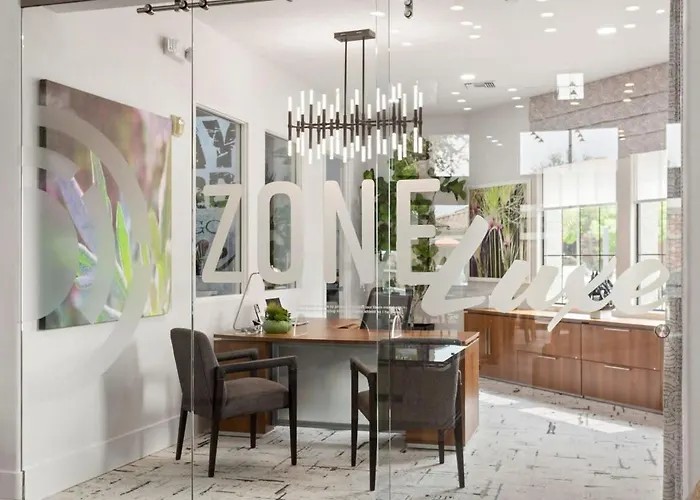 Cozysuites By The Stadium With Pool 24 Apartment