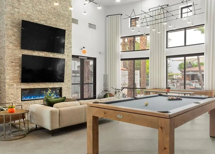 Cozysuites By The Stadium With Pool 24 *
