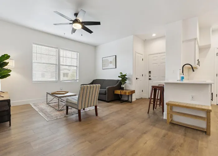 Cozysuites By The Stadium With Pool 24 Apartment *