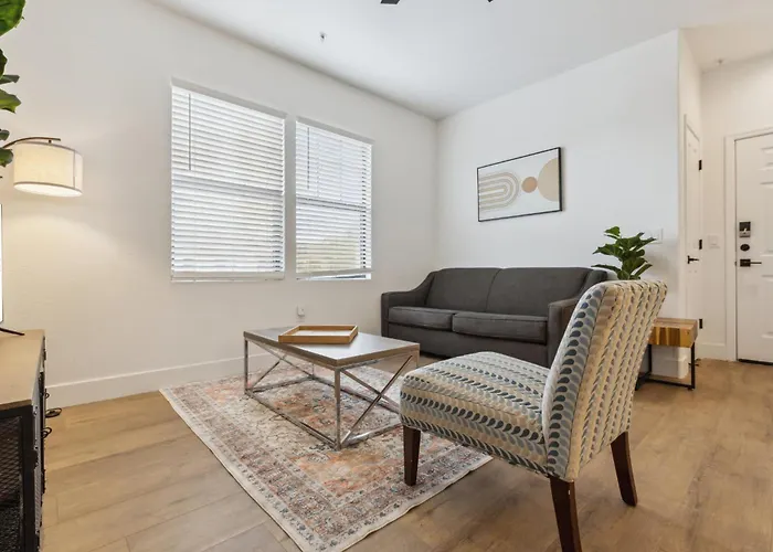 Cozysuites By The Stadium With Pool 24 Apartment